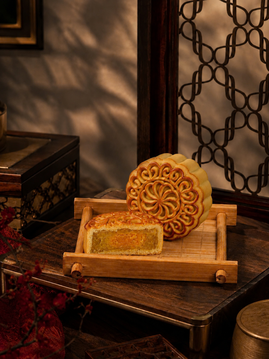 Bánh nướng Dứa hạnh nhân mochi trứng muối