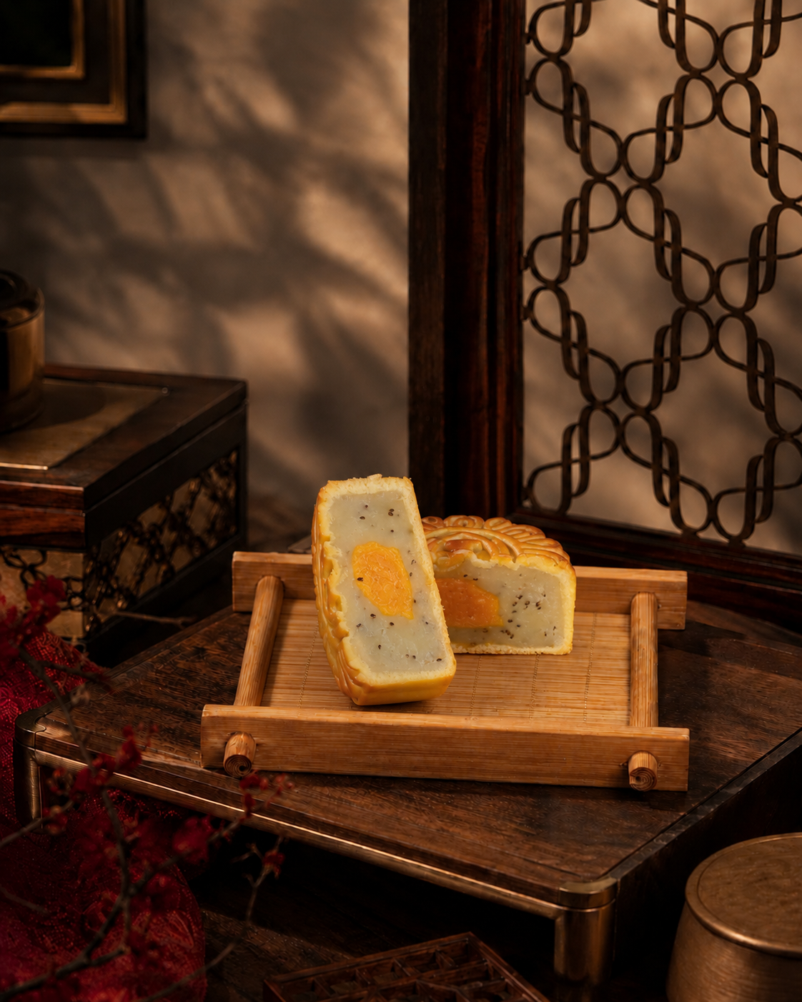 Bánh nướng Sen hạt chia trứng muối